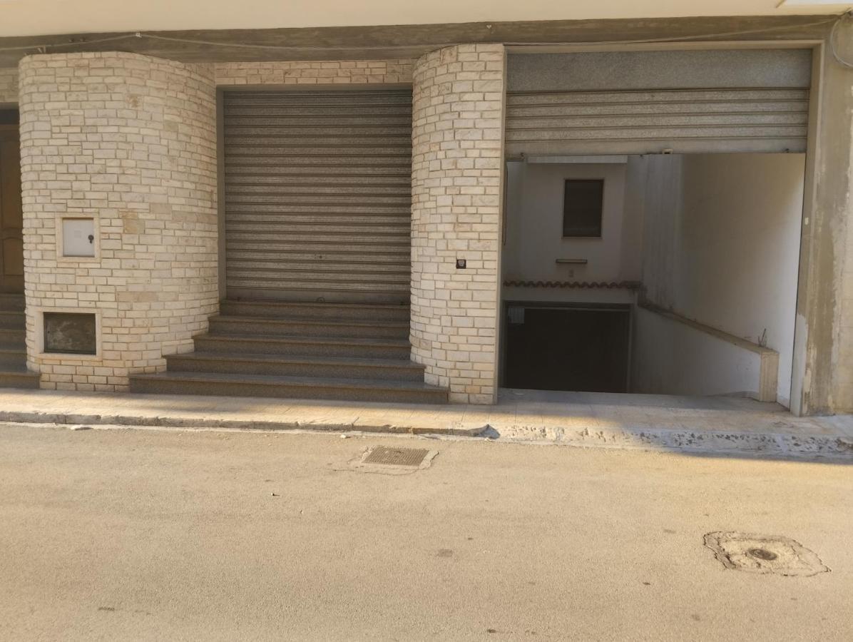Favolosa Casa Con Terrazza, Idromassaggio, Cortile E Garage Auto Carovigno Eksteriør billede