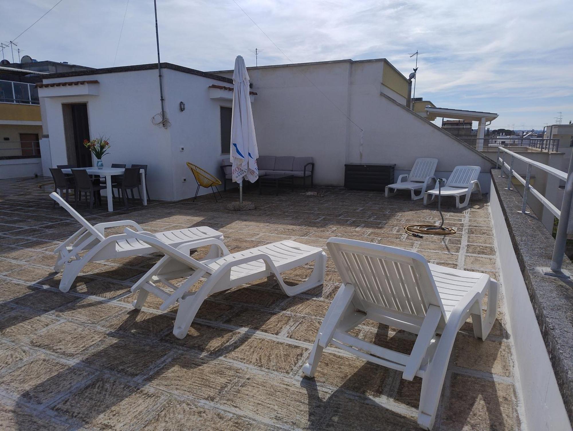 Favolosa Casa Con Terrazza, Idromassaggio, Cortile E Garage Auto Carovigno Eksteriør billede