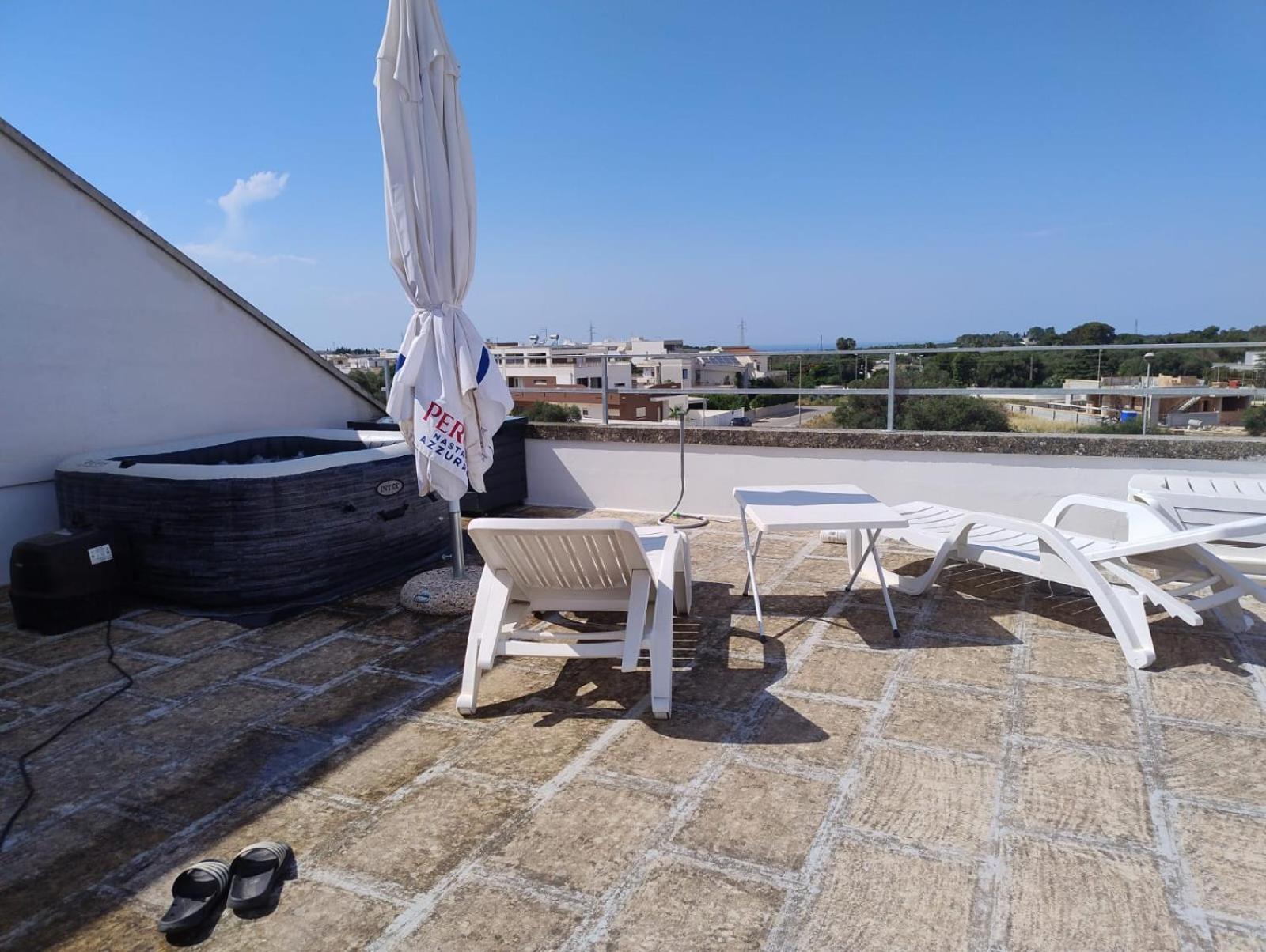 Favolosa Casa Con Terrazza, Idromassaggio, Cortile E Garage Auto Carovigno Eksteriør billede